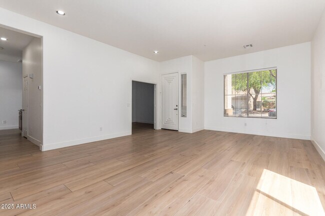 Building Photo - 7701 E Buteo Dr