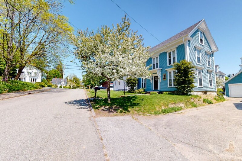 23 Mechanic St Unit 1, Bucksport, ME 04416 Room for Rent in Bucksport