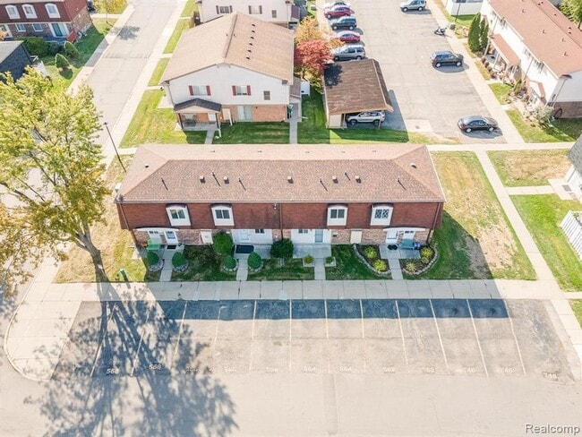 Building Photo - 15568 Dupage Blvd