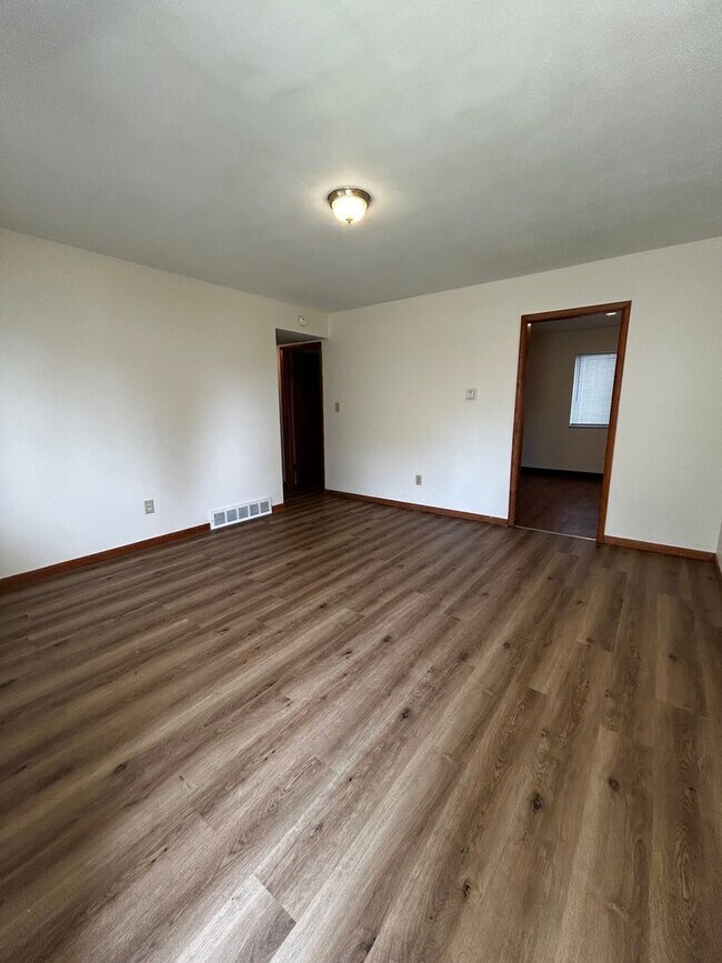 Foto del edificio - 1467-69 Genessee Ave