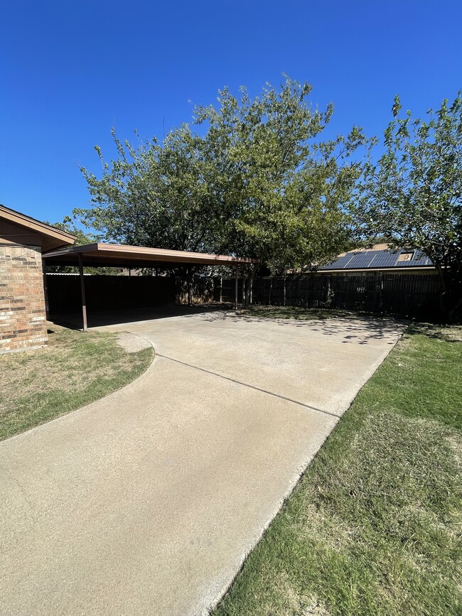 Building Photo - 7036 Crosstimbers Ln