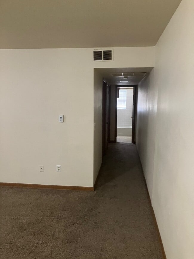 Building Photo - 405 8th St SW