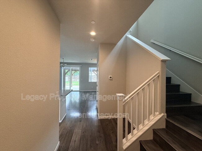 Building Photo - 4426 Dry Creek Rd