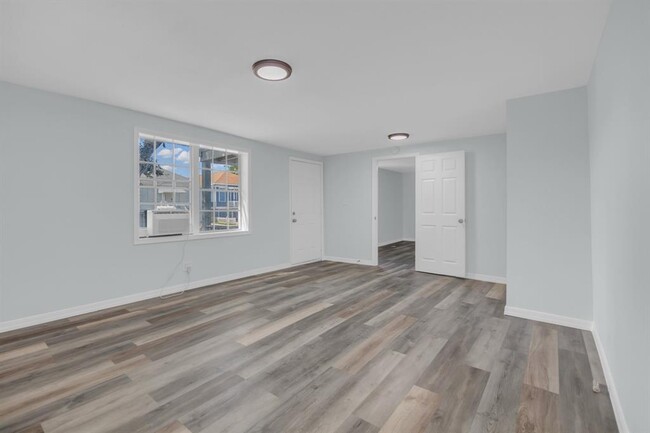Building Photo - 1614 Ave M 1/2