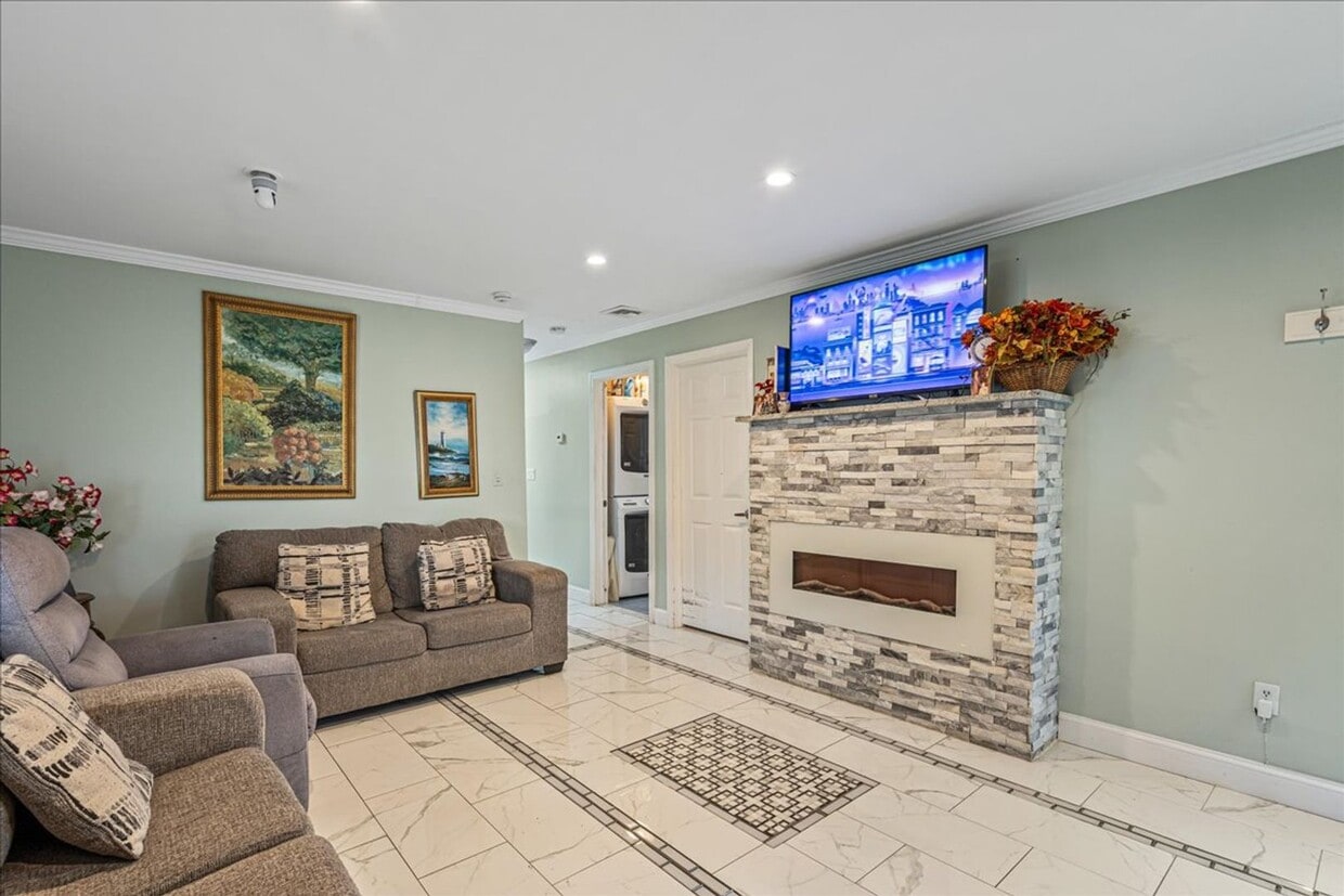 Fully Updated / Renovated - Apartment - Fully Updated / Renovated  - Apartment