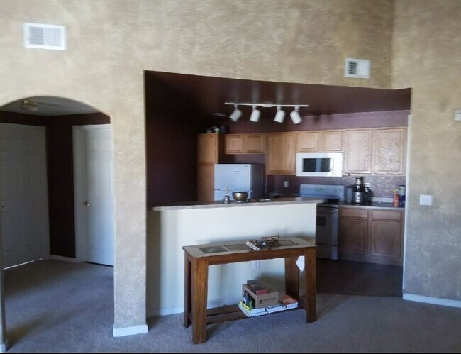 Foto del edificio - Nice 2 bed 2 bath near DIA in gated community