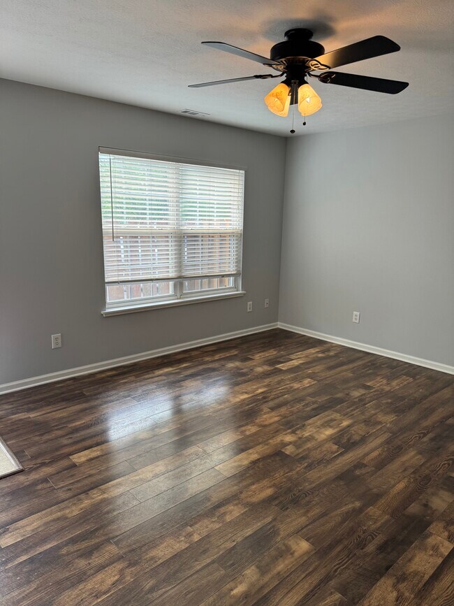 Dormitorio 1 - 320 Chilhowee School Rd