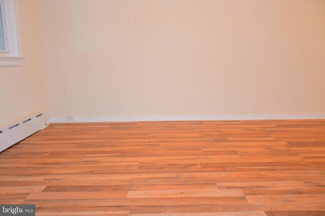 Building Photo - 209 Linton St