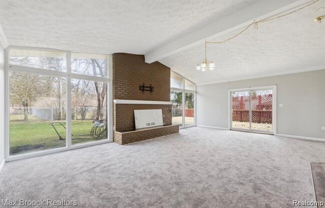 Building Photo - 40960 W 10 Mile Rd