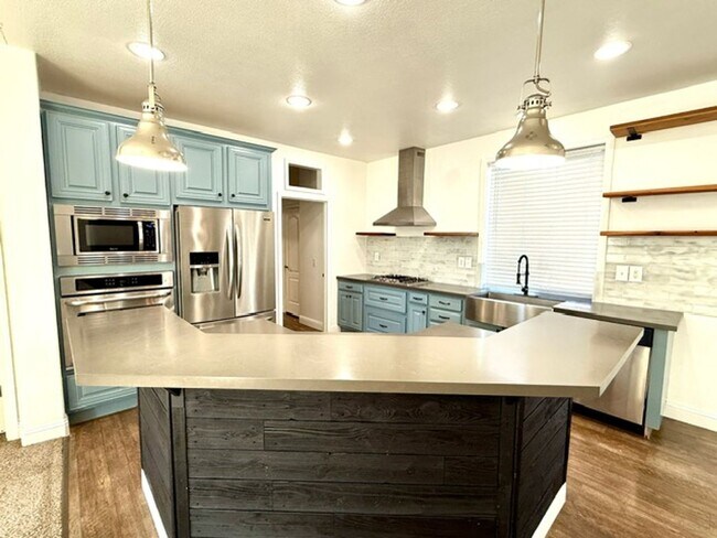 Foto del edificio - 3 Bedroom 2 Bath Home Available Soon!