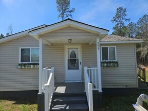 Building Photo - 327 Buck Shoals Rd