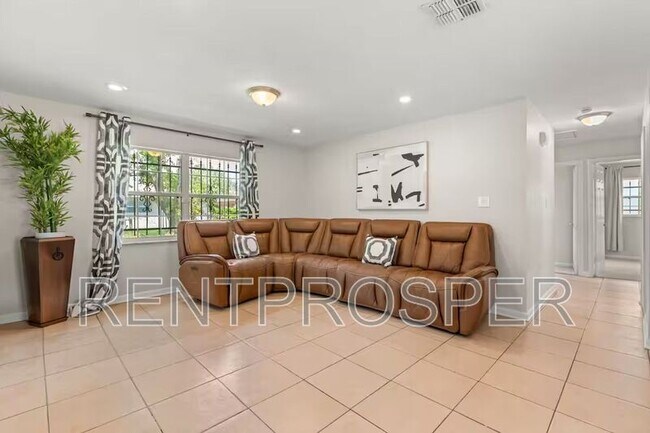 Building Photo - 4561 Evers Pl