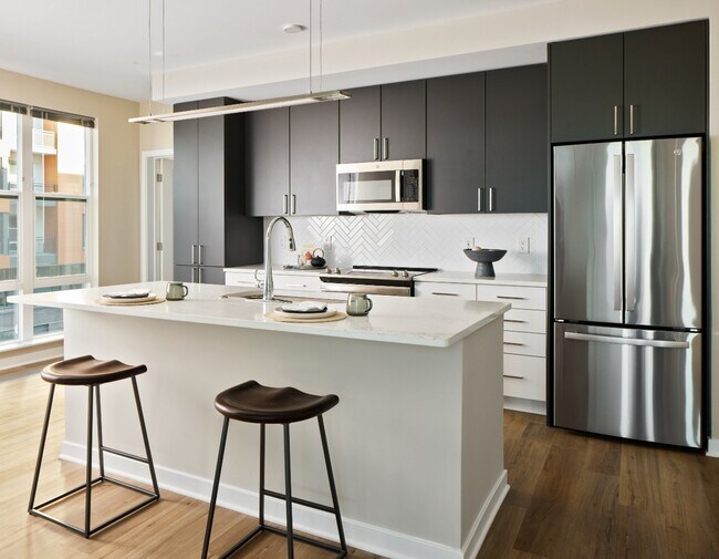 Building Photo - Oakville