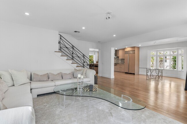 Foto del edificio - 306 Cordova Rd