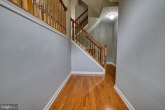 Building Photo - 30 Flaxleaf Ct