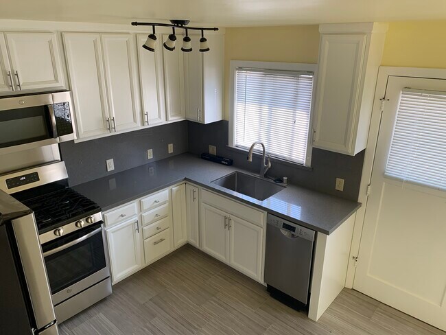 Kitchen-West - 482 Matadero Ave
