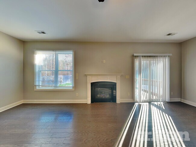 Building Photo - 30 Prospectus Ln