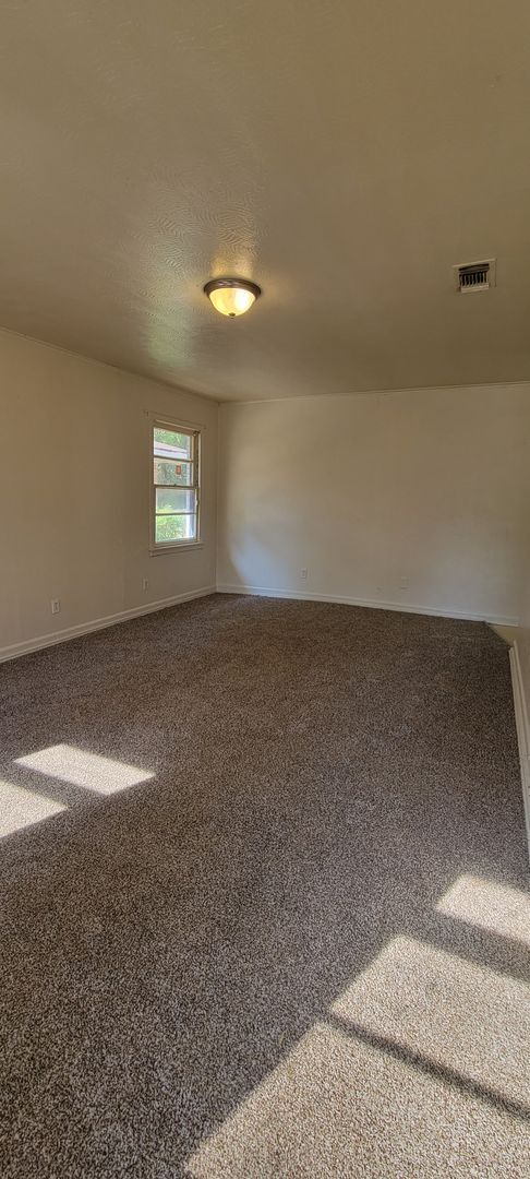 Foto del edificio - Nice 3 bedroom/1.5 bath brickhouse with Ce...