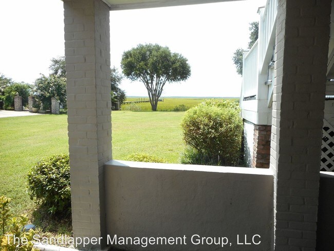 Building Photo - 671 Cedar Point Dr