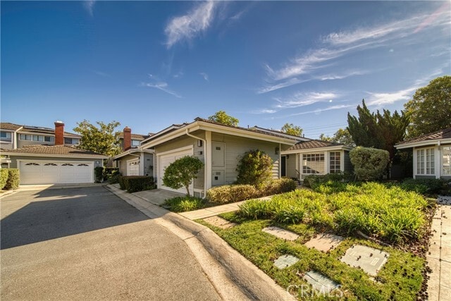 Building Photo - 32 Dover Pl