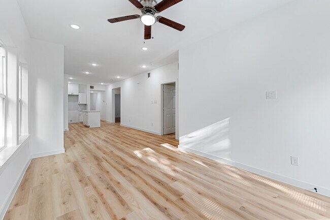 Building Photo - 9320 Firnat St
