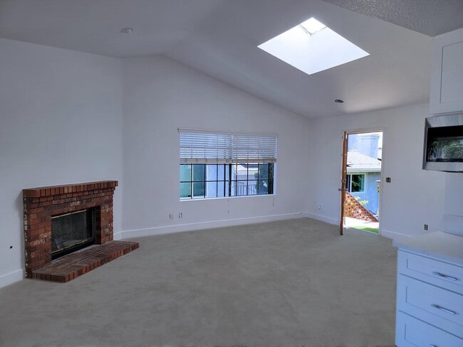 Interior Photo - 5132 Dunbar Drive