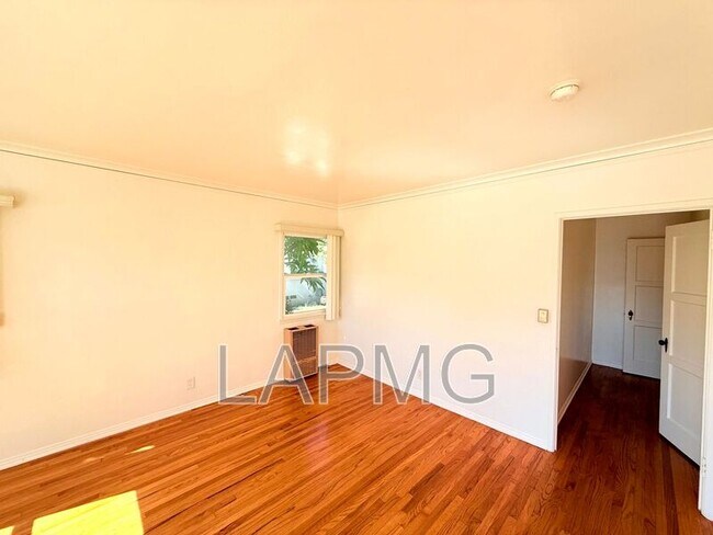 Foto del edificio - 3531 12th Ave
