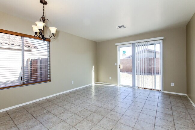 Foto del edificio - 12649 W Shaw Butte Dr