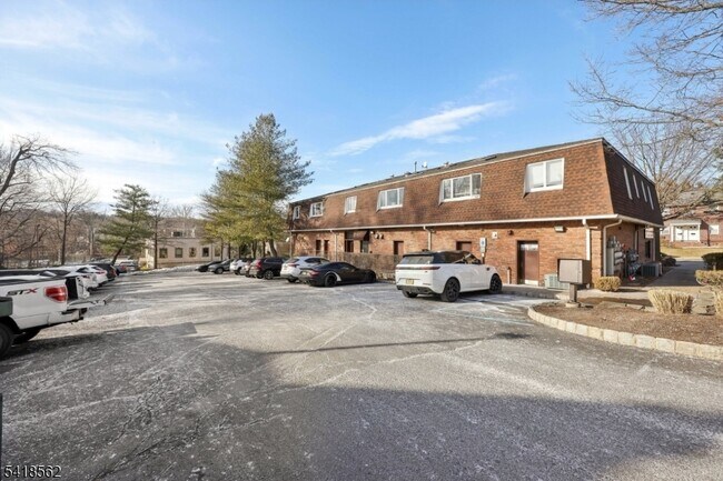 Foto del edificio - 66 Park Ave