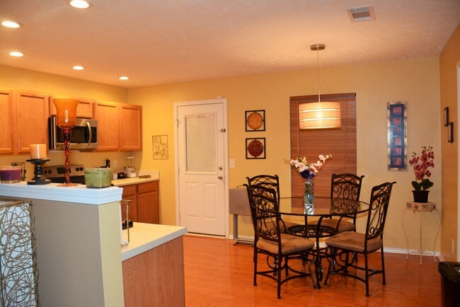 Building Photo - 5390 Skip Jack Dr