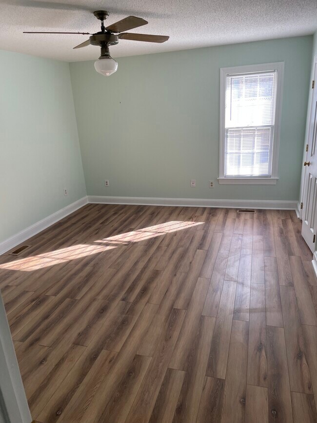 Foto del edificio - 909 S Hornbeam Dr