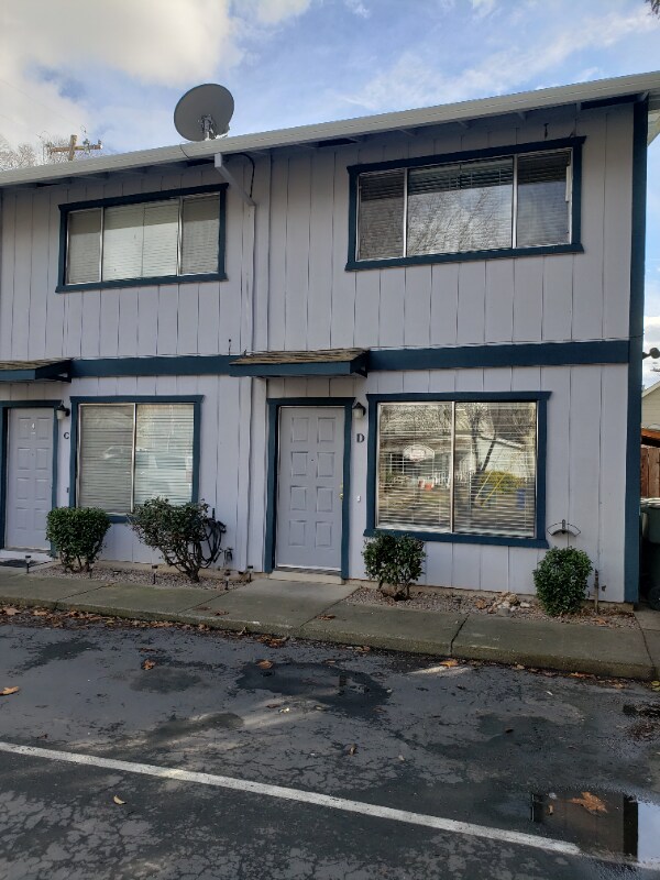 Primary Photo - 116 Clay St