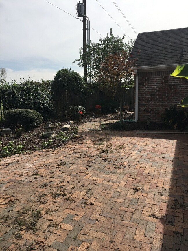 Building Photo - Nice garden home in Plantation Trace - 3/2...