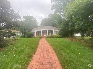Building Photo - Room in House on Woodvale Dr