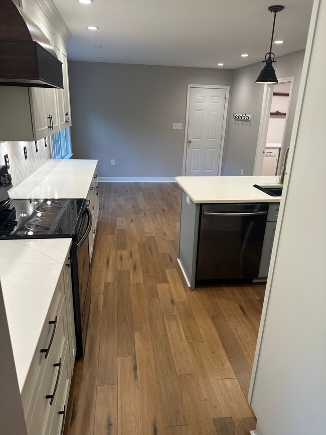 Foto del edificio - 15731Pypers Pointe Dr