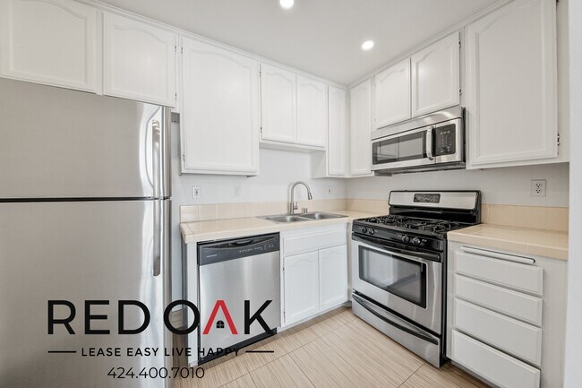 Building Photo - 8811 Burton Way