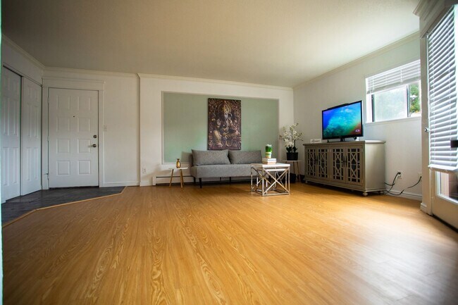 Building Photo - Garden Level Condo in North Boulder
