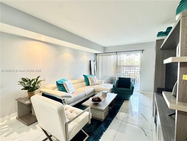 Building Photo - 9701 Fontainebleau Blvd