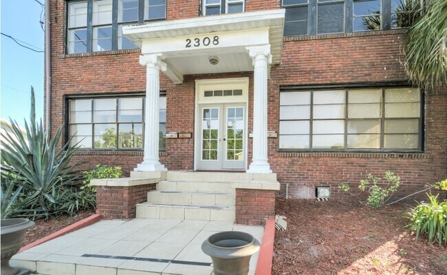 Building Photo - 2308 W North B St