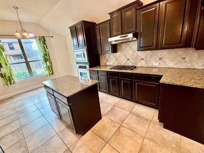 Building Photo - 2501 Speidel Dr