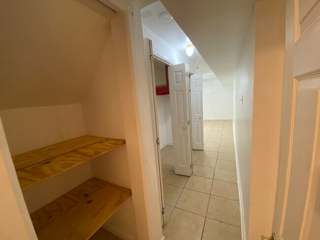 Foto del edificio - 2325 Ursulines Ave