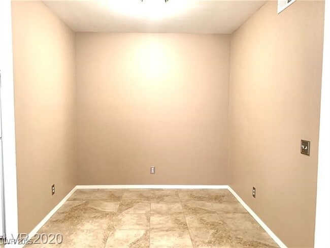 Building Photo - 251 S Green Valley Pkwy