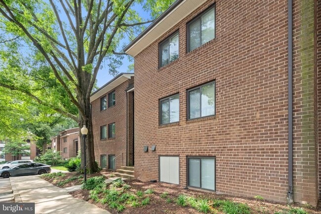 Building Photo - 1413 Northgate Square