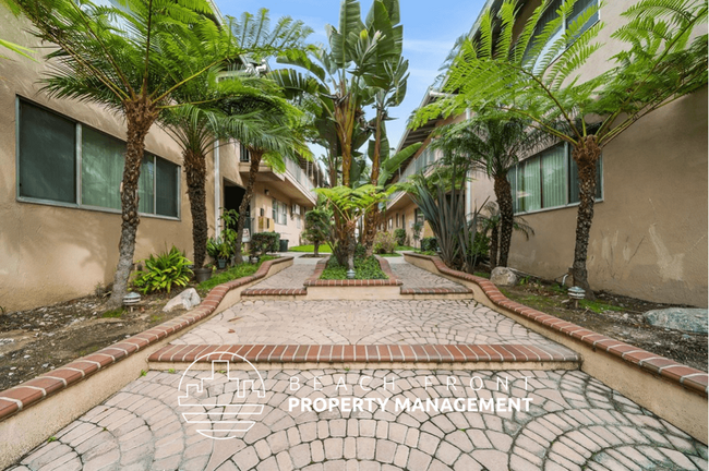 Foto del edificio - 839-845 Glenway Dr.