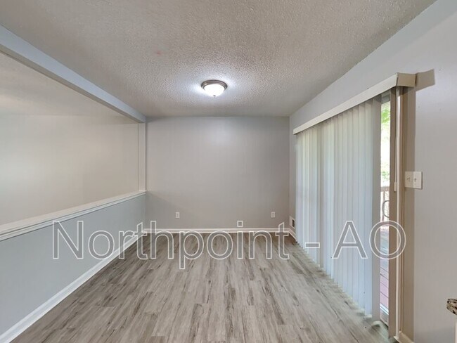 Building Photo - 8862 Raven Dr