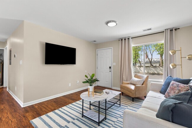 Foto del edificio - 18447 Sharon Ln