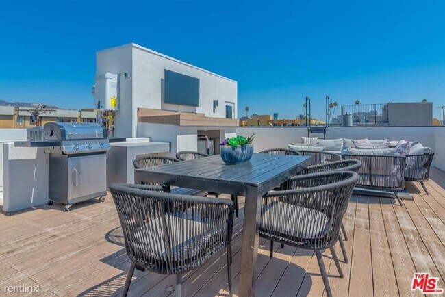 Foto del edificio - 3 br, 3.5 bath House - 1230 N SYCAMORE Ave