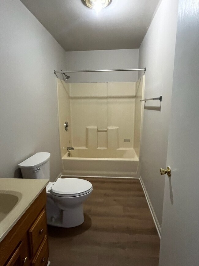 Foto del edificio - 3355 Whitehall Rd