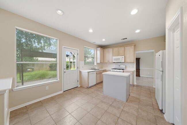 Foto del edificio - 14715 Plains River Dr