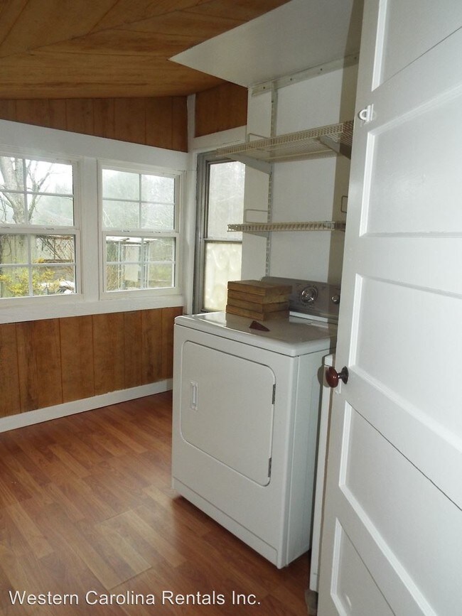 Building Photo - 102 Green Acres Farm Rd